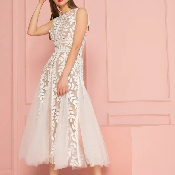 BRONX & BANCO Saba Leaf Appliqué Lace Midi Dress in White Size Medium NWT - Picture 7 of 12